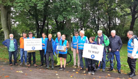 Radentscheid Freising: Übergabe Unterschriften 2021-09-16