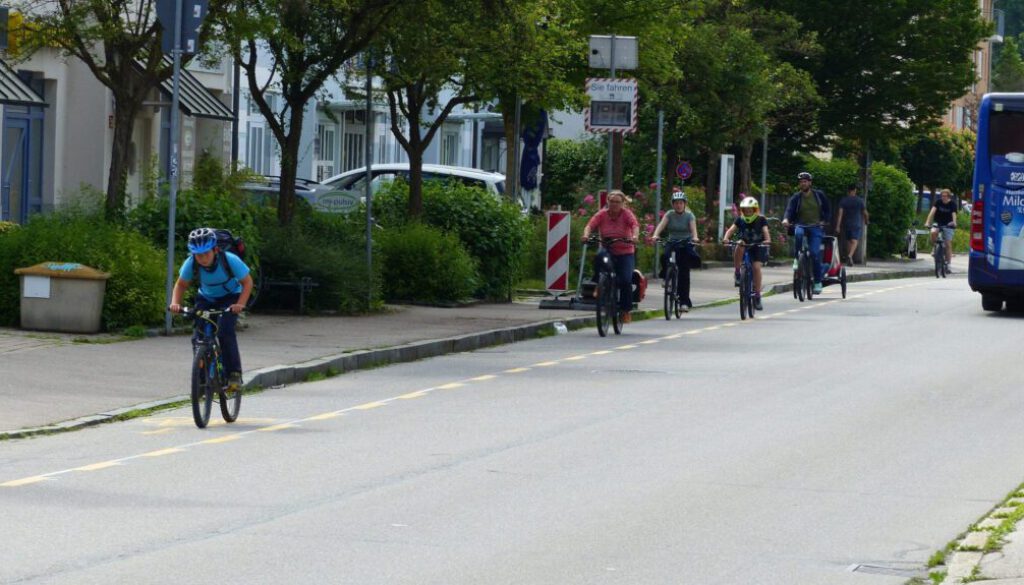 Schutzstreifen in der Erdinger Straße