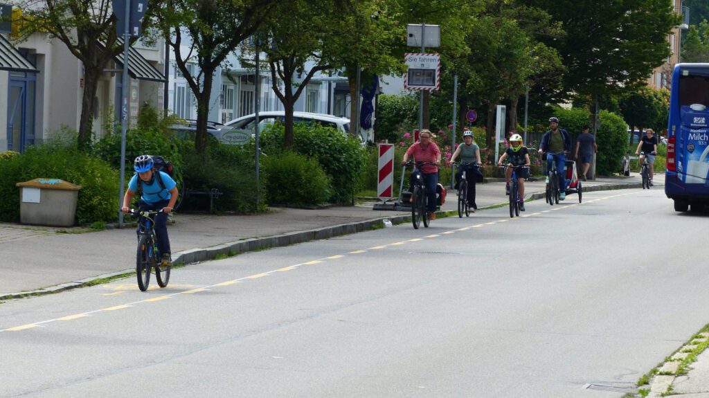 Schutzstreifen in der Erdinger Straße