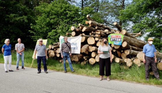 Aktion des "Erdinger Bündnis für Klimaschutz und Flächensparen" in Langengeisling gegen Nordumfahrung Erding Photo: Marcus Engstle (BN)